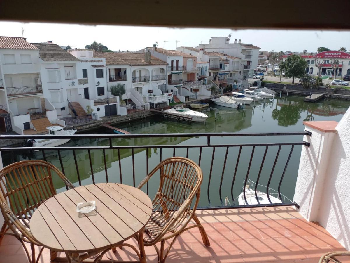 Estudi Amb Vistes Al Canal Apartment Емпуриабрава Екстериор снимка